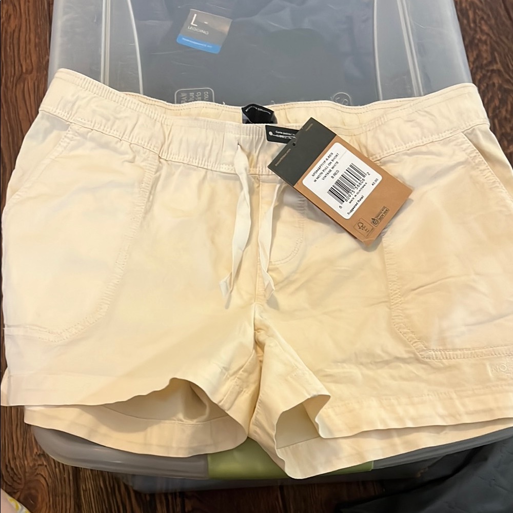 Women's vintage white Shorts